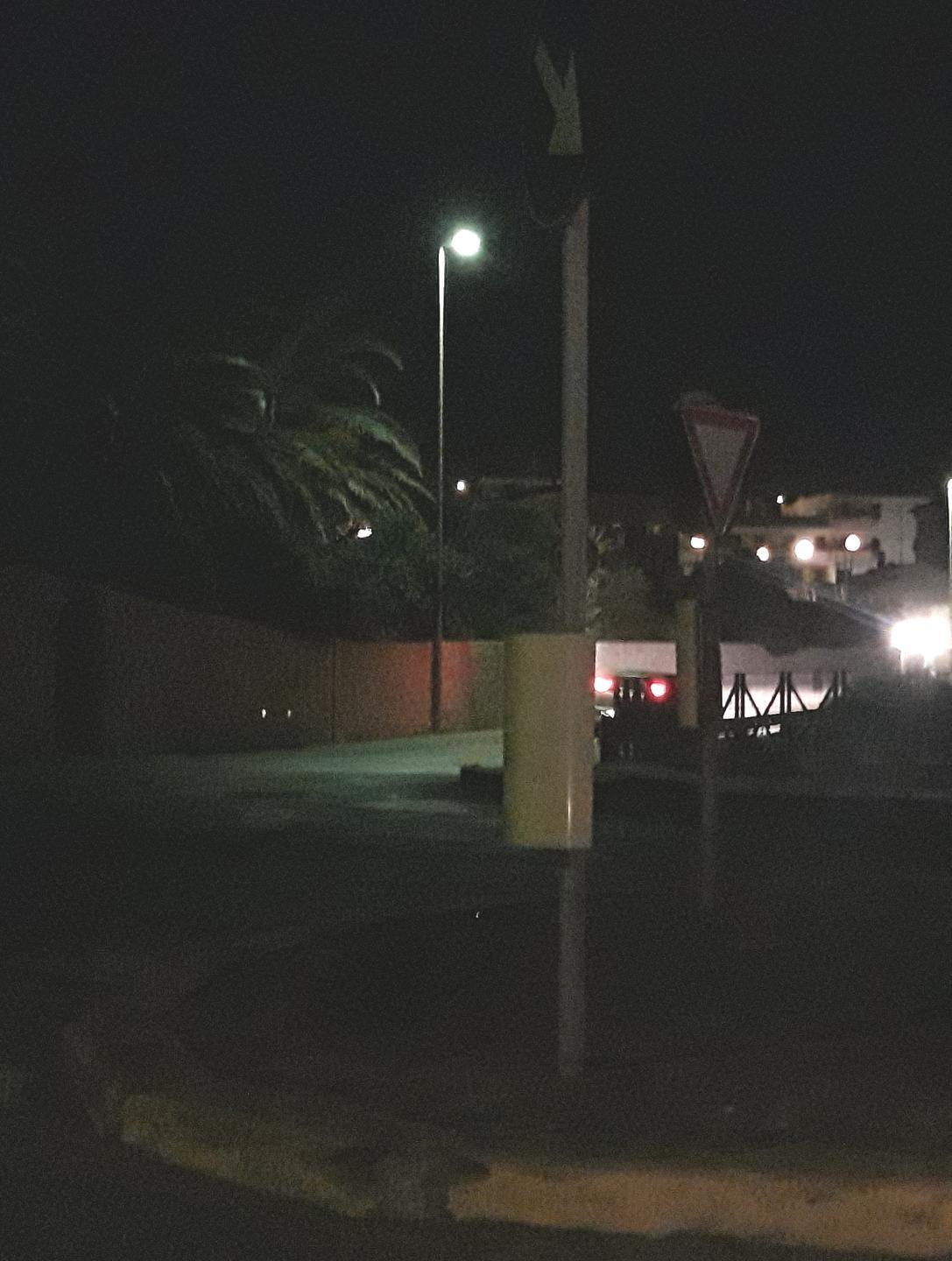 «Via dei Corbezzoli ancora al buio» 