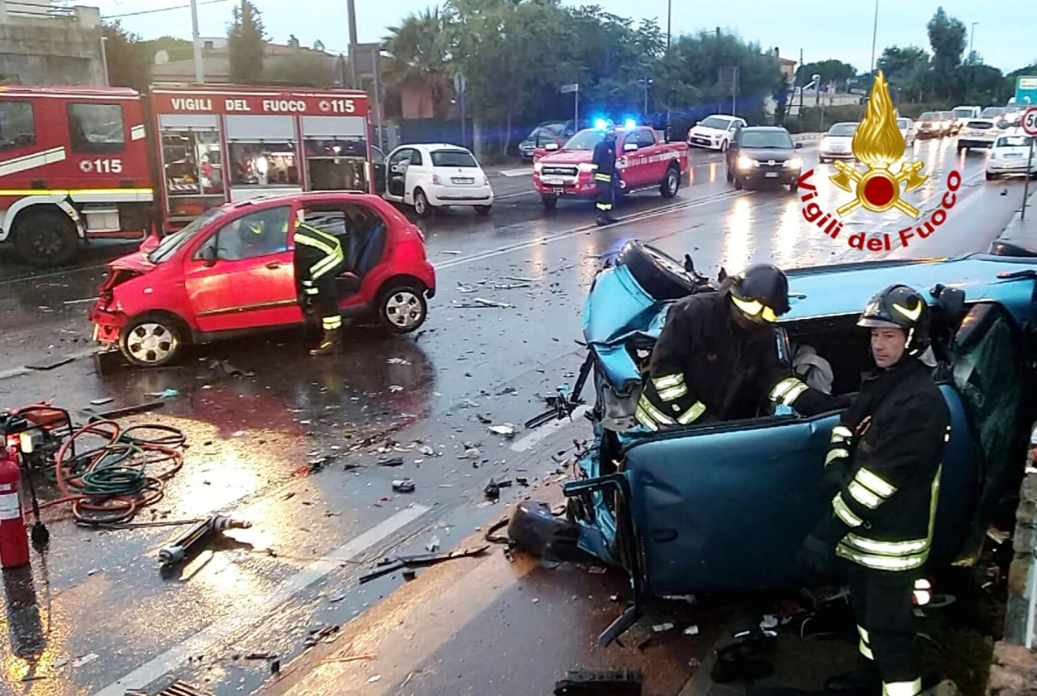 L'incidente sulla litoranea di Quartu (foto Mario Rosas)