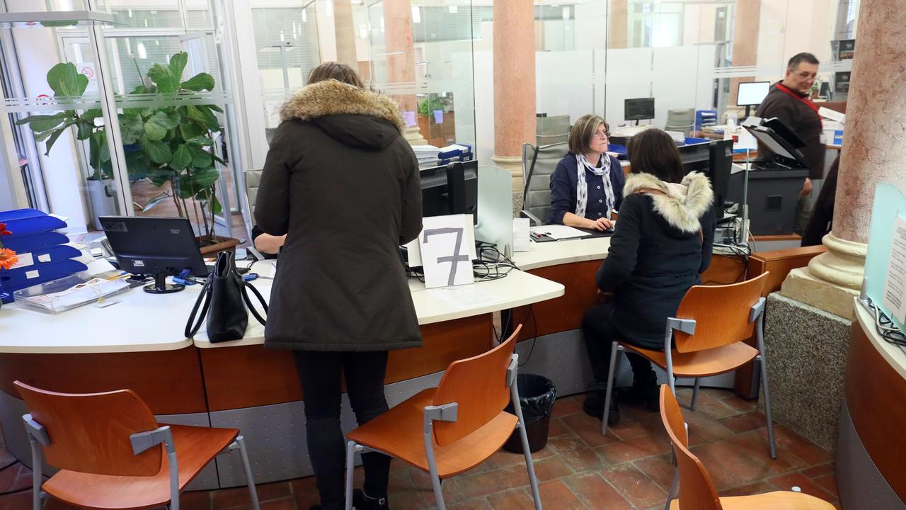 Telefonate e mail senza risposta e procedure sospese a metà