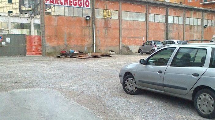 Il capannone Varoli a Porto Santo Stefano