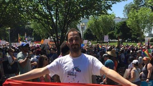 «Al contrario di Reggio Emilia l’Italia va stretta ai diritti gay»