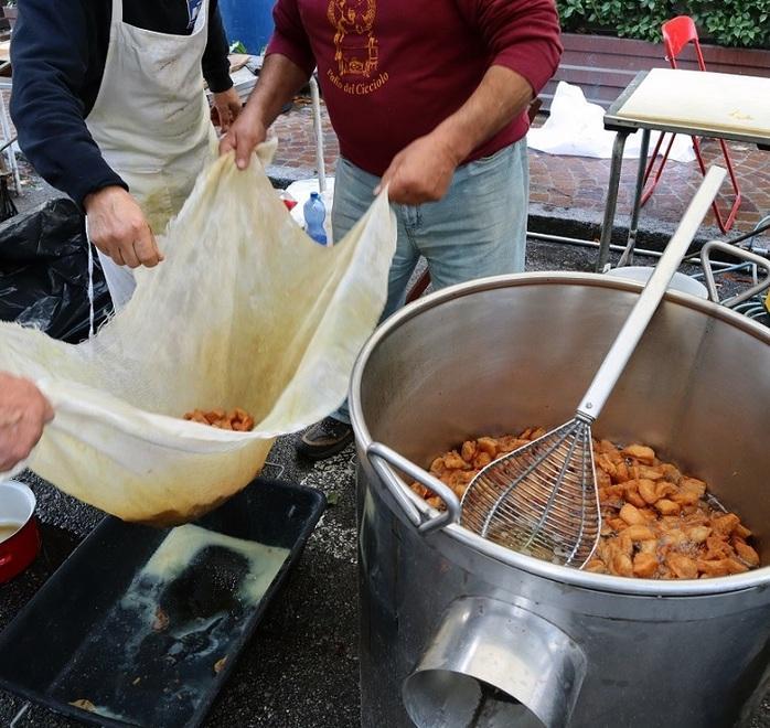La sfida dei norcini al parco Lavezza con i ciccioli balsamici 