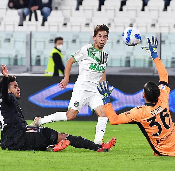 Sprofondo bianconero con il Sassuolo La partita della svolta diventa una disfatta 