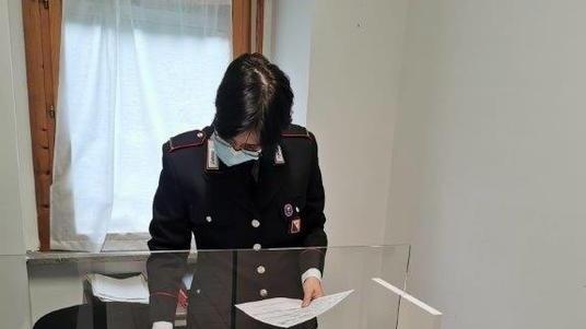 Paga l’assicurazione dell’auto ma è una truffa: 5 denunciati