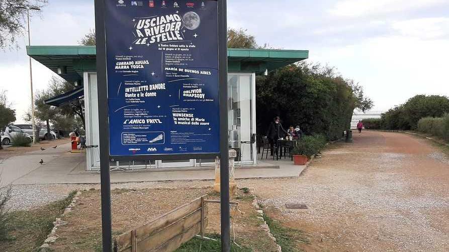 Divelta nella notte la panchina di “Adone”