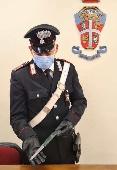 In tribunale con una lama lunga tredici centimetri