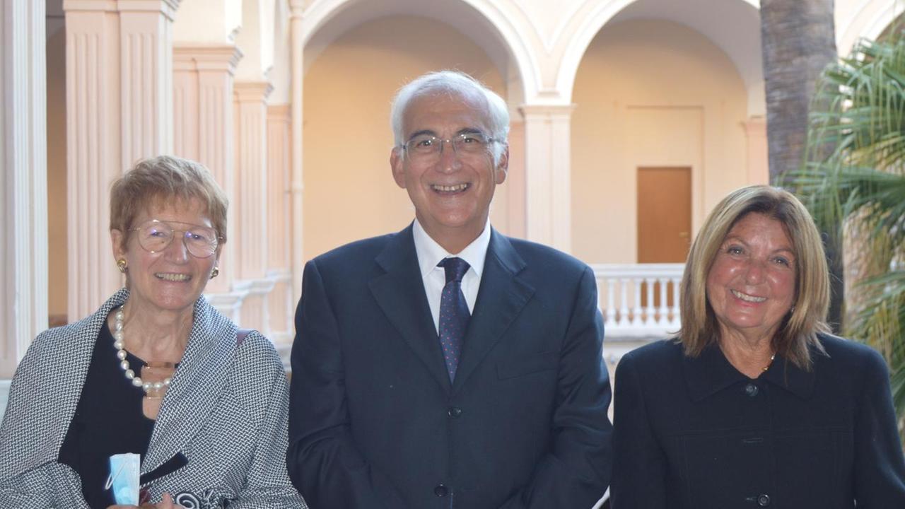 Tre medici premiati per i 50 anni dalla laurea