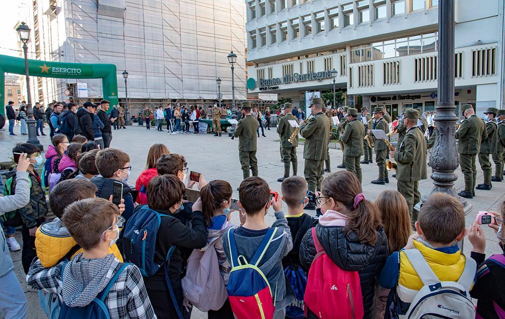 La staffetta si conclude sulle note di “Dimonios” 