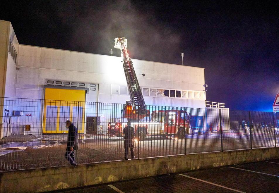 Rogo alla Irplast, distrutto un reparto. Lavoratori evacuati dal capannone 