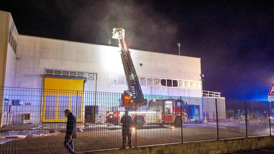 Rogo alla Irplast, distrutto un reparto. Lavoratori evacuati dal capannone