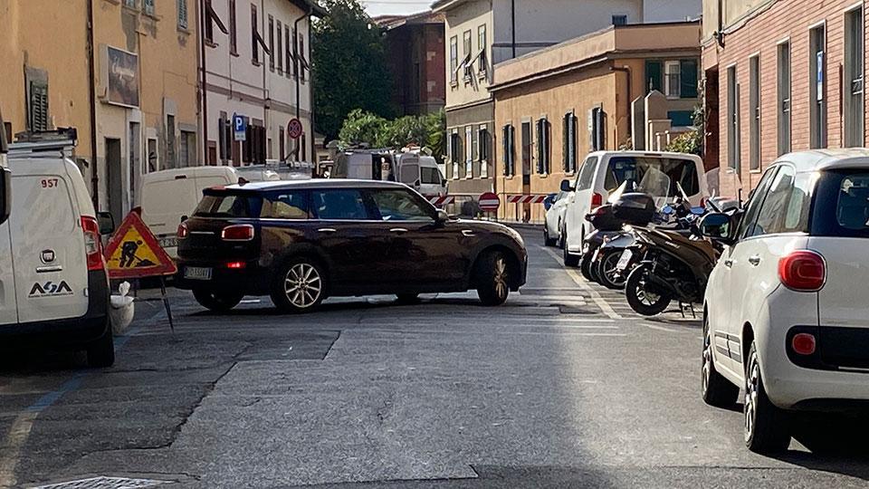 Borgo San Jacopo chiuso: è la via delle inversioni 