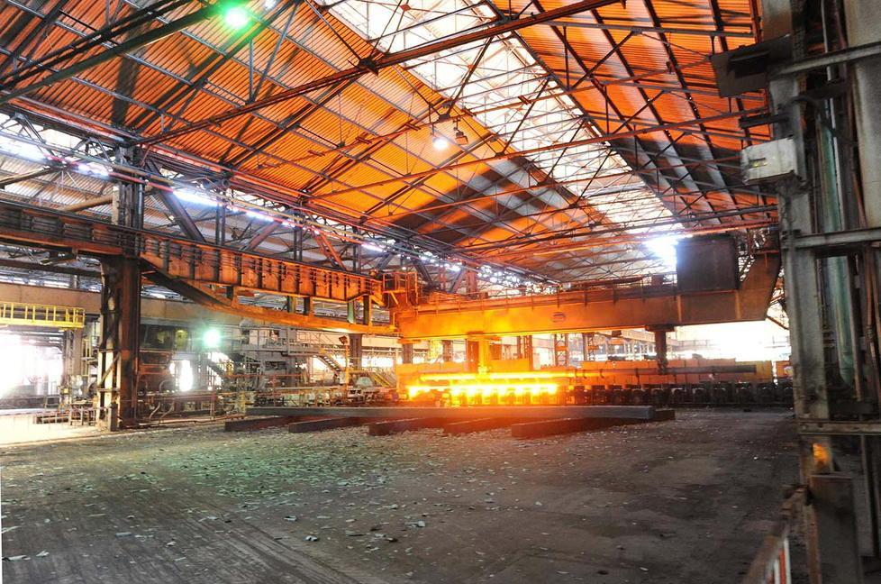 il treno di laminazione delle rotaie alle acciaierie Jsw