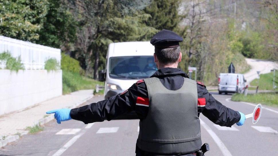 All’alt dei carabinieri fuggì per 30 chilometri: patteggia un anno