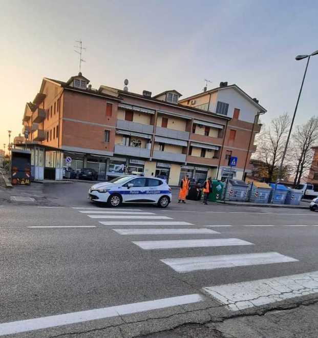 Bomporto. Attraversa la strada e viene travolta: ferita una ragazzina 