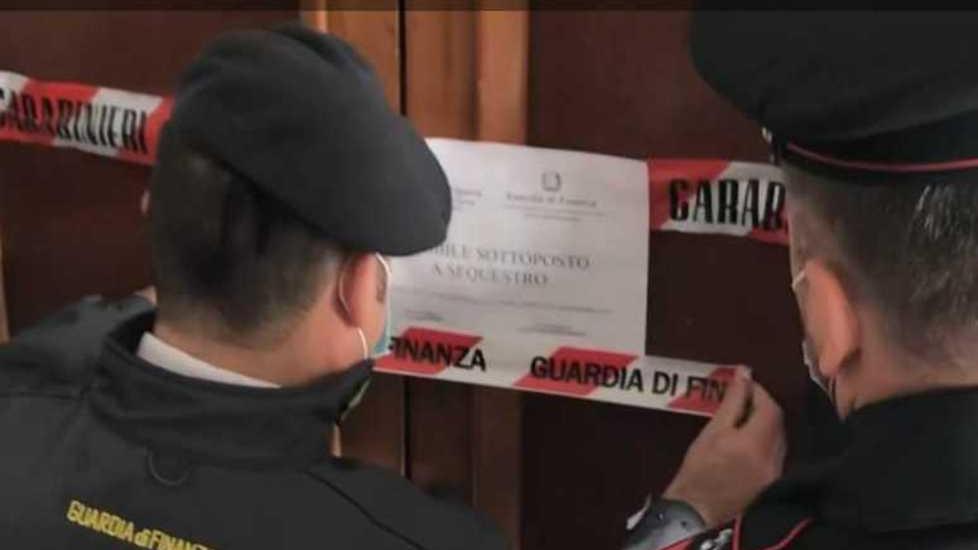 Sulla carta nullatenenti ma di fatto in possesso di beni per due milioni