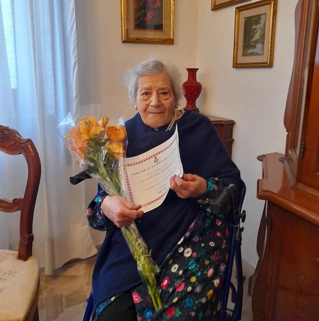 La nonnina di Marina festeggia 100 anni