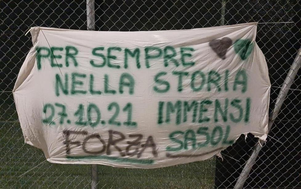 Striscione dei tifosi appeso al MFC