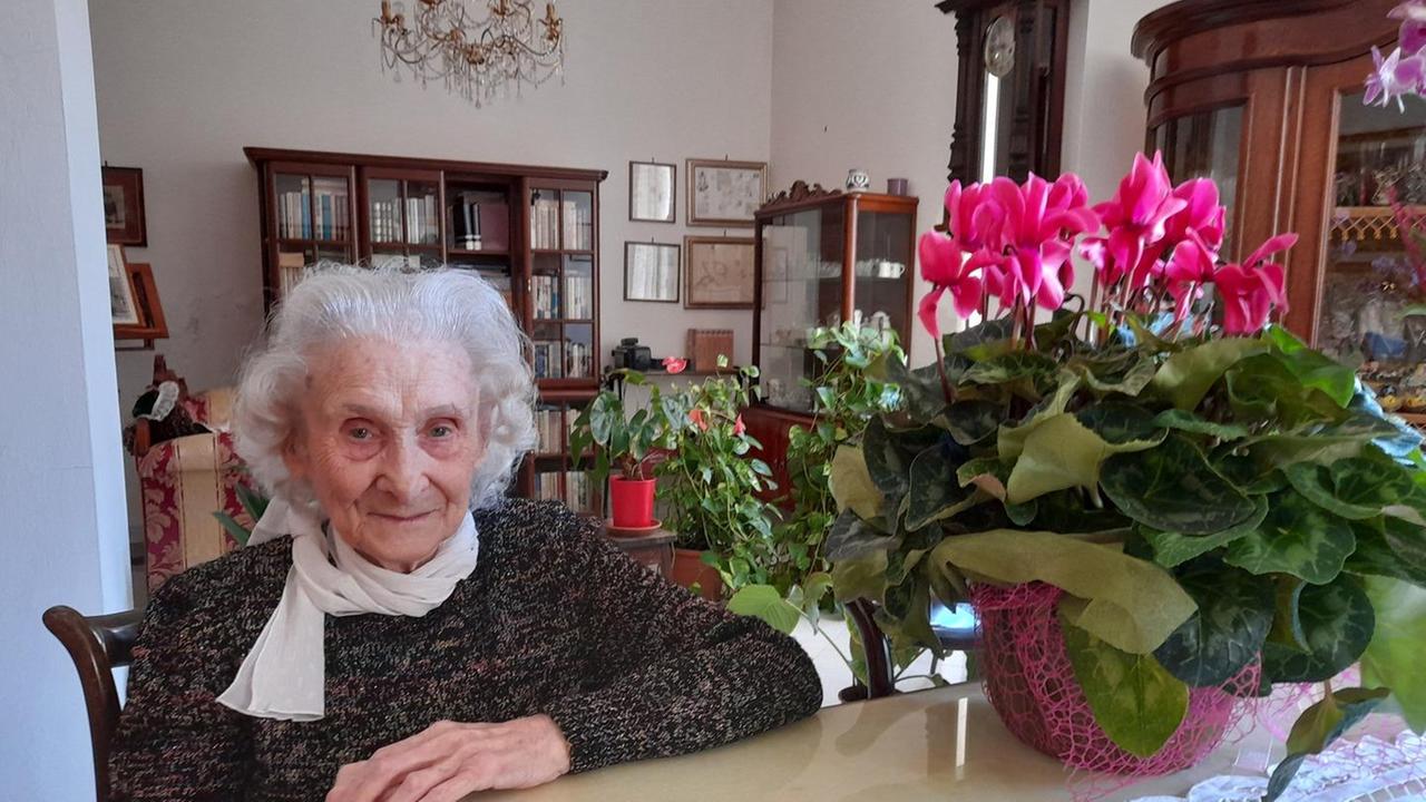 Compie 101 anni Fanny Manca, prima farmacista del paese