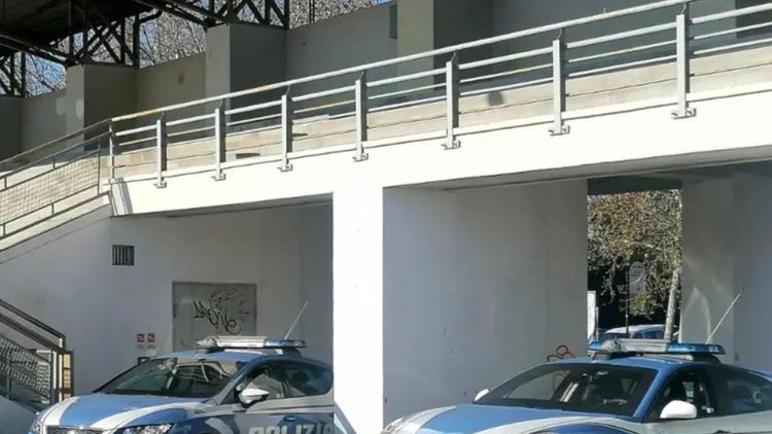 Modena. Gli nega un panino, lo aggredisce e vuole soldi