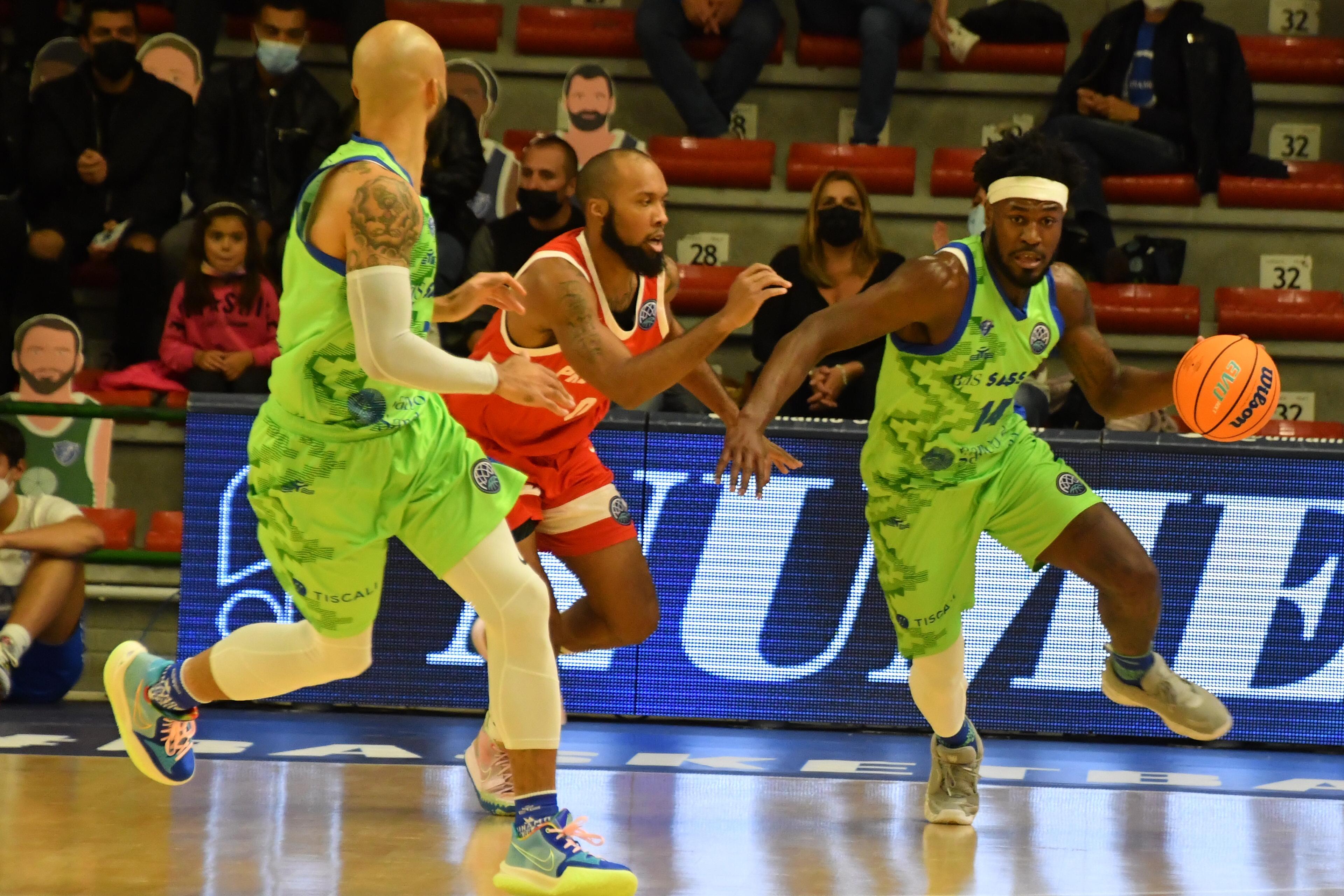 La Dinamo alla sfida più dura in casa dell'Olimpia Milano