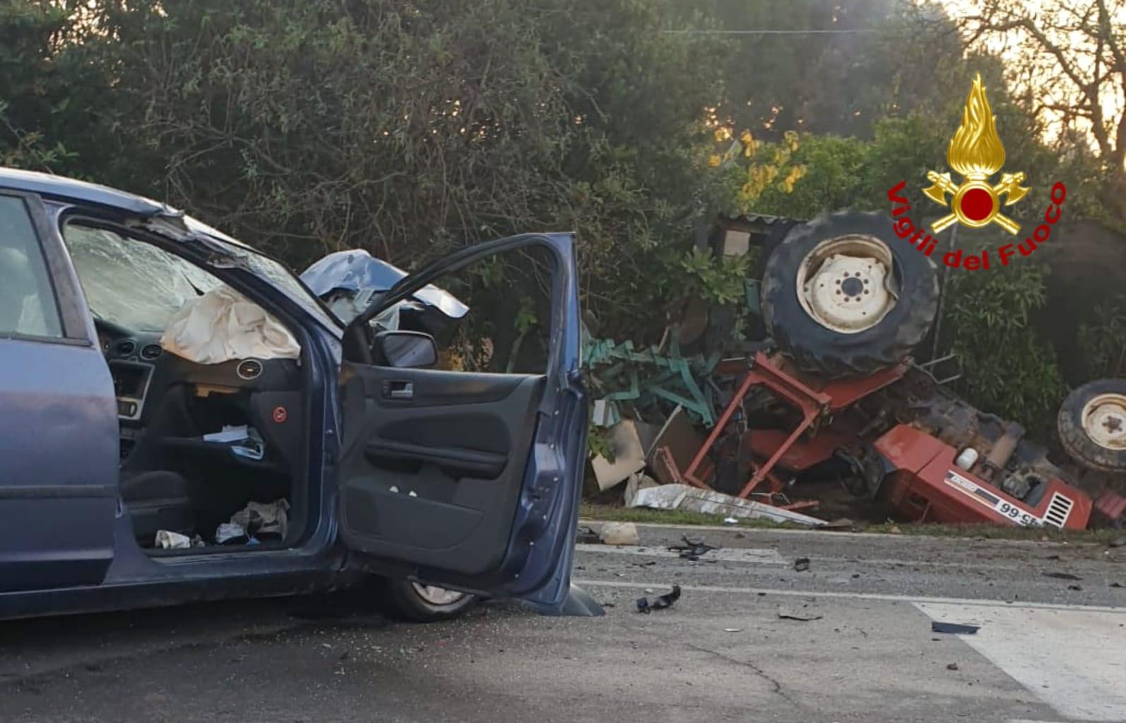 Serramanna, scontro fra un'auto e un trattore: due feriti 