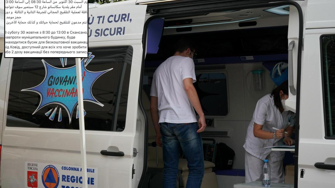 Il camper per la vaccinazione in una precedente tappa Toscana e, nel box, il biglietto multi lingue pubblicato dal medico