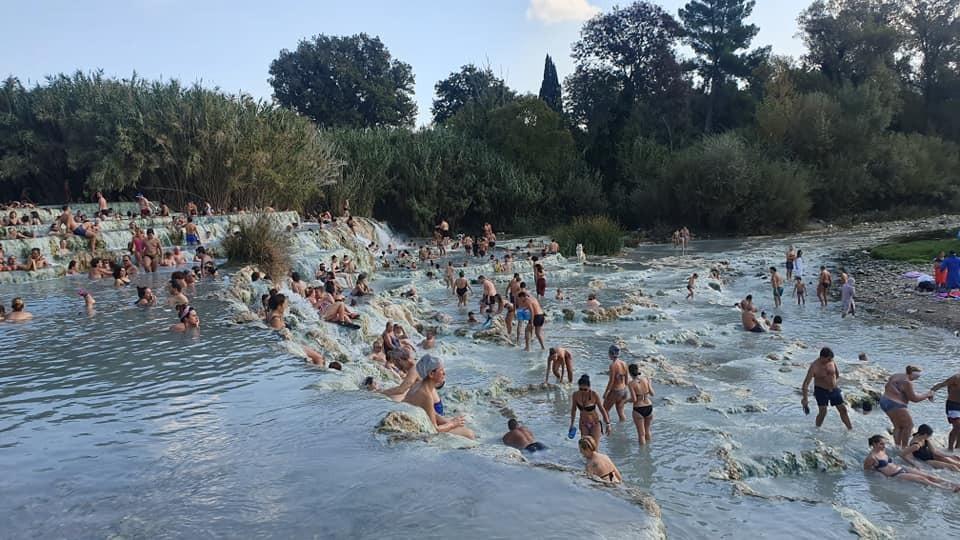 Le Cascatelle di Saturnia nel primo pomeriggio di sabato 30 ottobre (Foto di Enzo Russo)