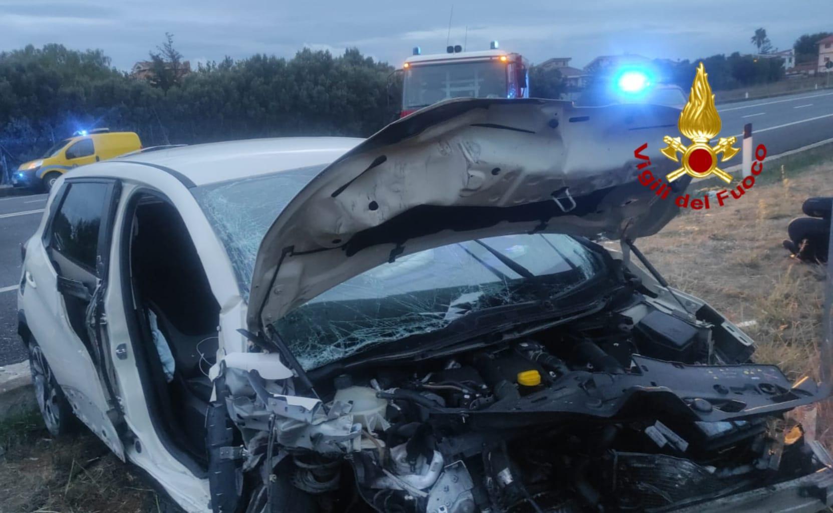 Scontro frontale sulla 554, tre feriti: una donna è gravissima