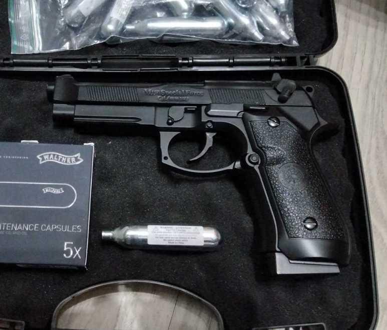 Modena, porta una pistola a scuola per fare il “grande” 