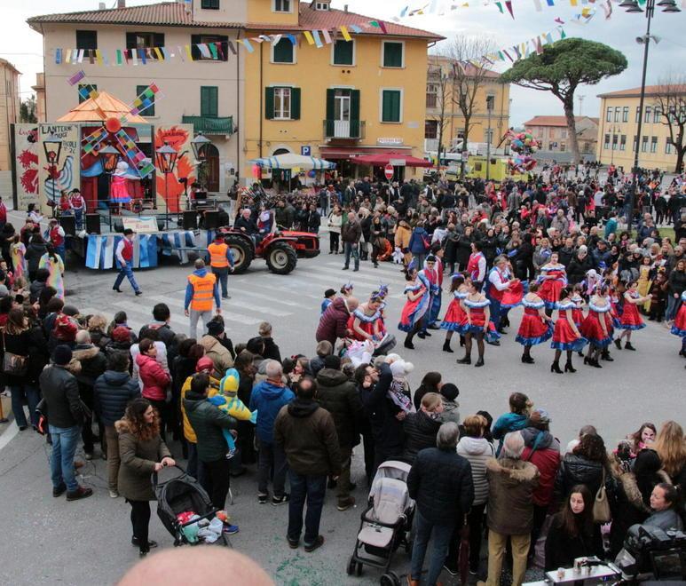 Il carnevale si farà ma non ci saranno i carri 