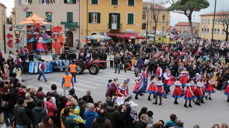 Il carnevale si farà ma non ci saranno i carri