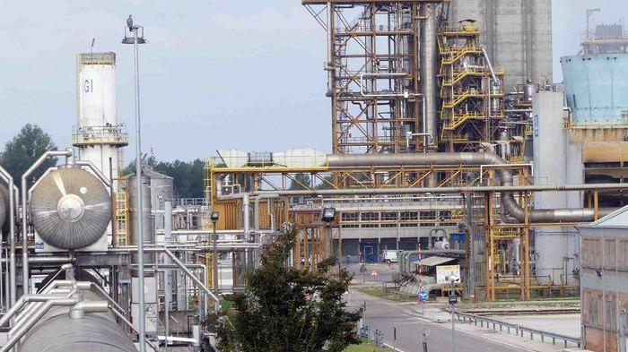 Ferrara. Idee e progetti per il Petrolchimico. Una strategia per il “dopo Marghera”