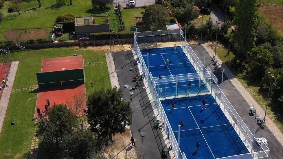 Scoppia la padel-mania. «In un anno 200 nuovi campi»