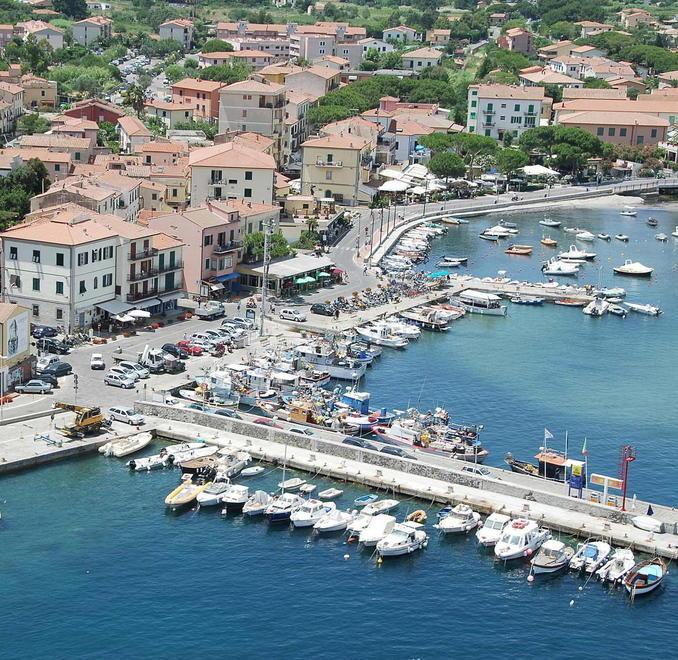 Il porto di Marina di Campo va a Igiene Service 