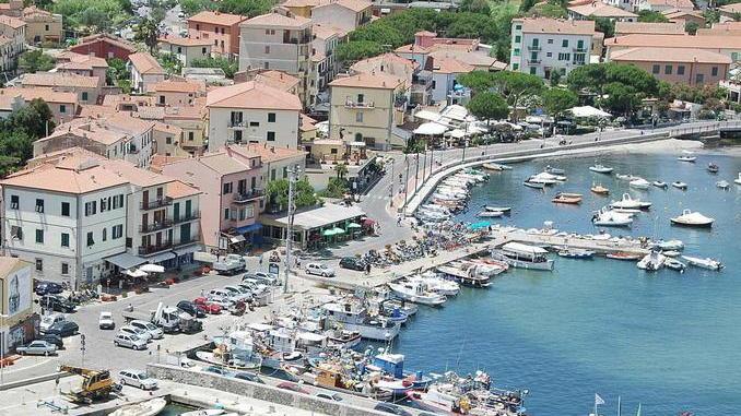 Il porto di Marina di Campo va a Igiene Service