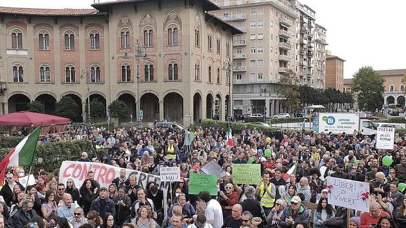 «Non siamo complottisti e odiamo la violenza»