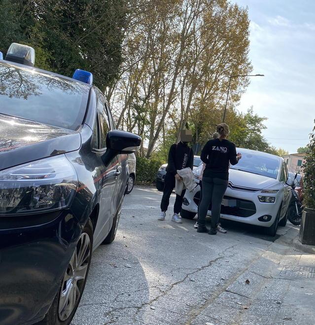 «C’è troppa gente» Stop a musica e cena 