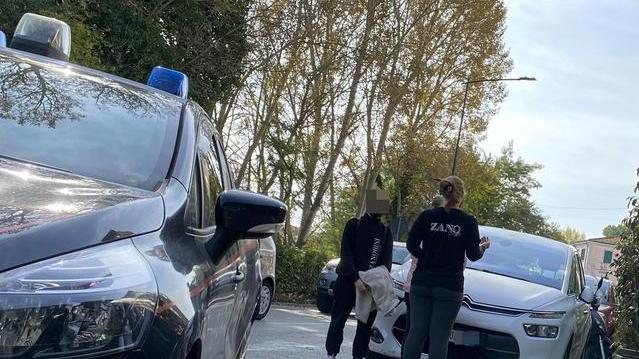 «C’è troppa gente» Stop a musica e cena