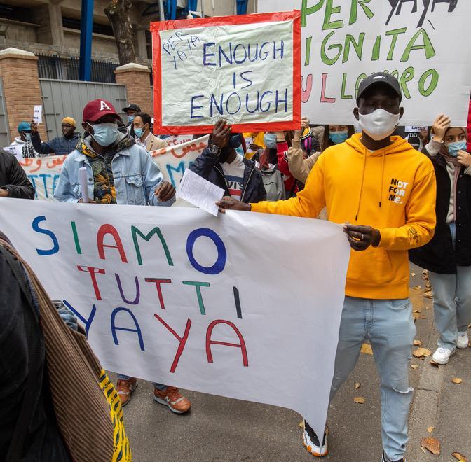 «Di lavoro oggi non è possibile morire» La marcia dei 400 nel nome di Yaya 