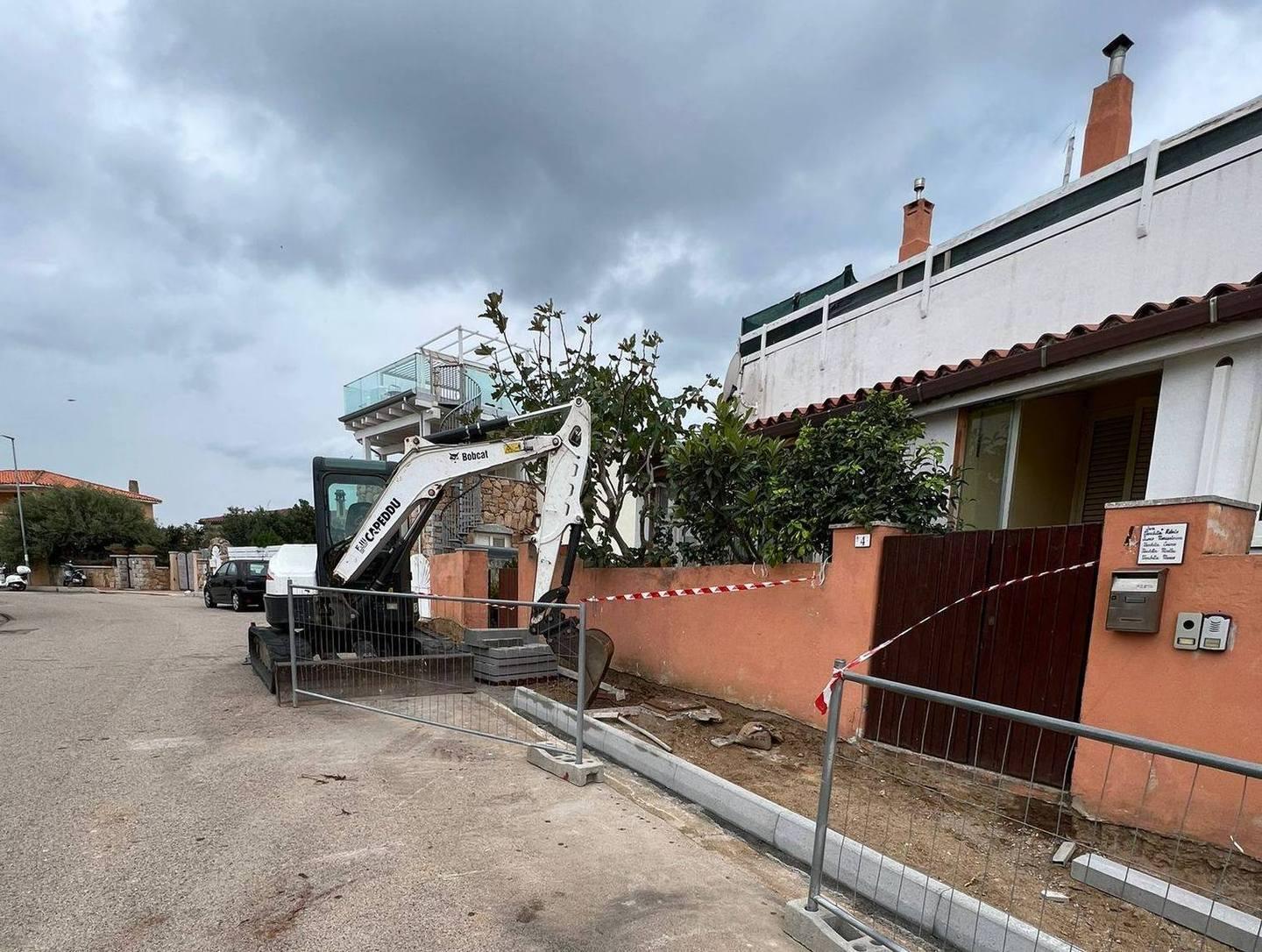 Lavori a Golfo Aranci nuovi marciapiedi al Vecchio semaforo