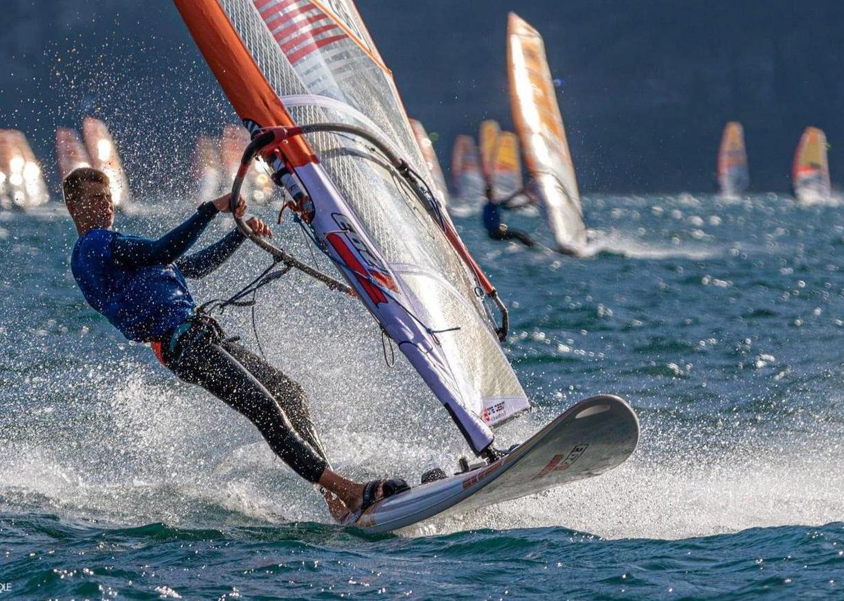 Pilloni è il principino della tavola a vela 