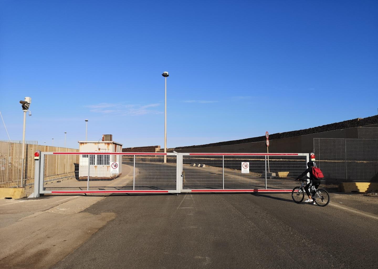  Alti fondali, un cancello per gli abusivi 