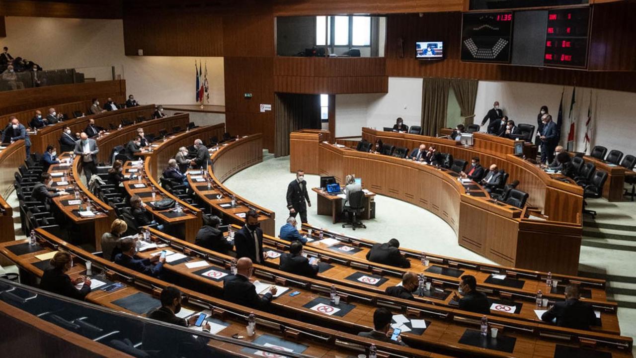 Pensioni, le opposizioni: «Imboscata in Consiglio»