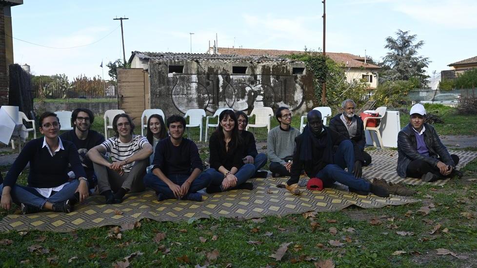 Picnic nell’area della futura moschea. «Questo è e sarà sempre un luogo aperto»