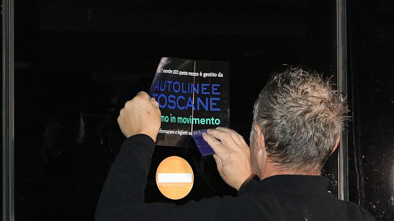 Autobus, inizia l'era di Autolinee Toscane. E' il primo giorno del nuovo gestore