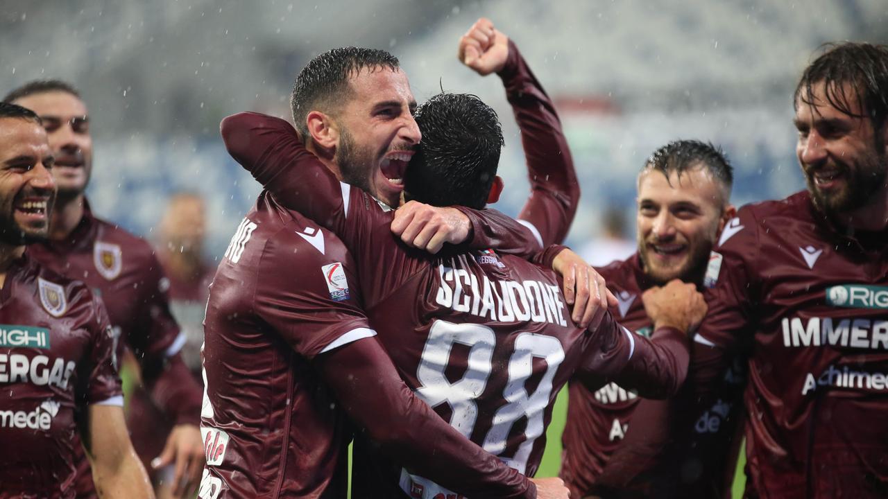 La Reggiana fa festa sotto la pioggia e torna in fuga