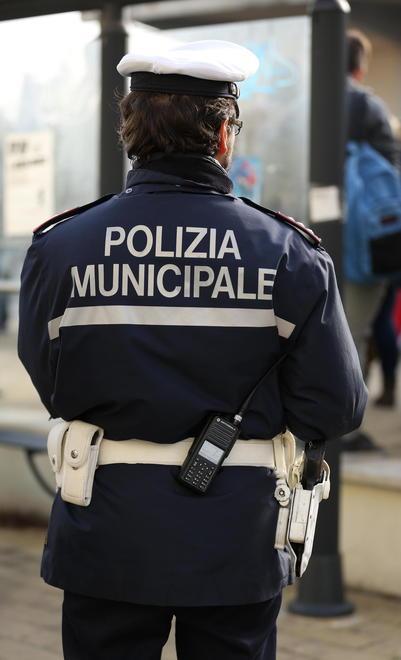 I vigili anti-degrado vanno via ma il servizio continua ancora 