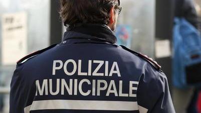 I vigili anti-degrado vanno via ma il servizio continua ancora