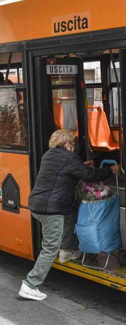 Bus, via al nuovo gestore occhio ai vecchi biglietti 