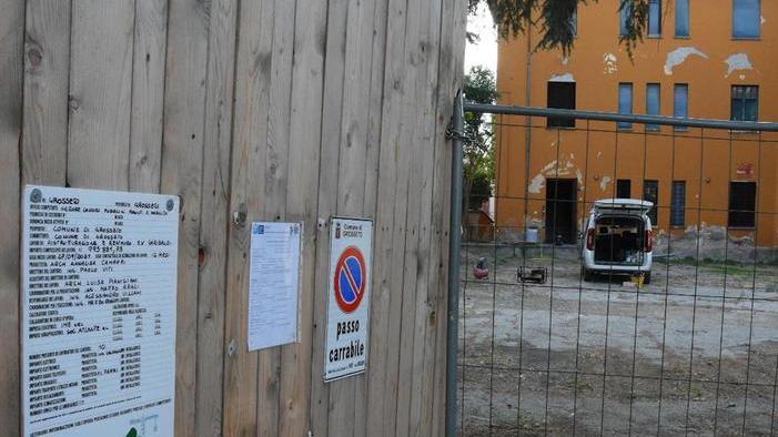 Ex Garibaldi, via ai lavori dopo la fase preparatoria Intonaci da campionare